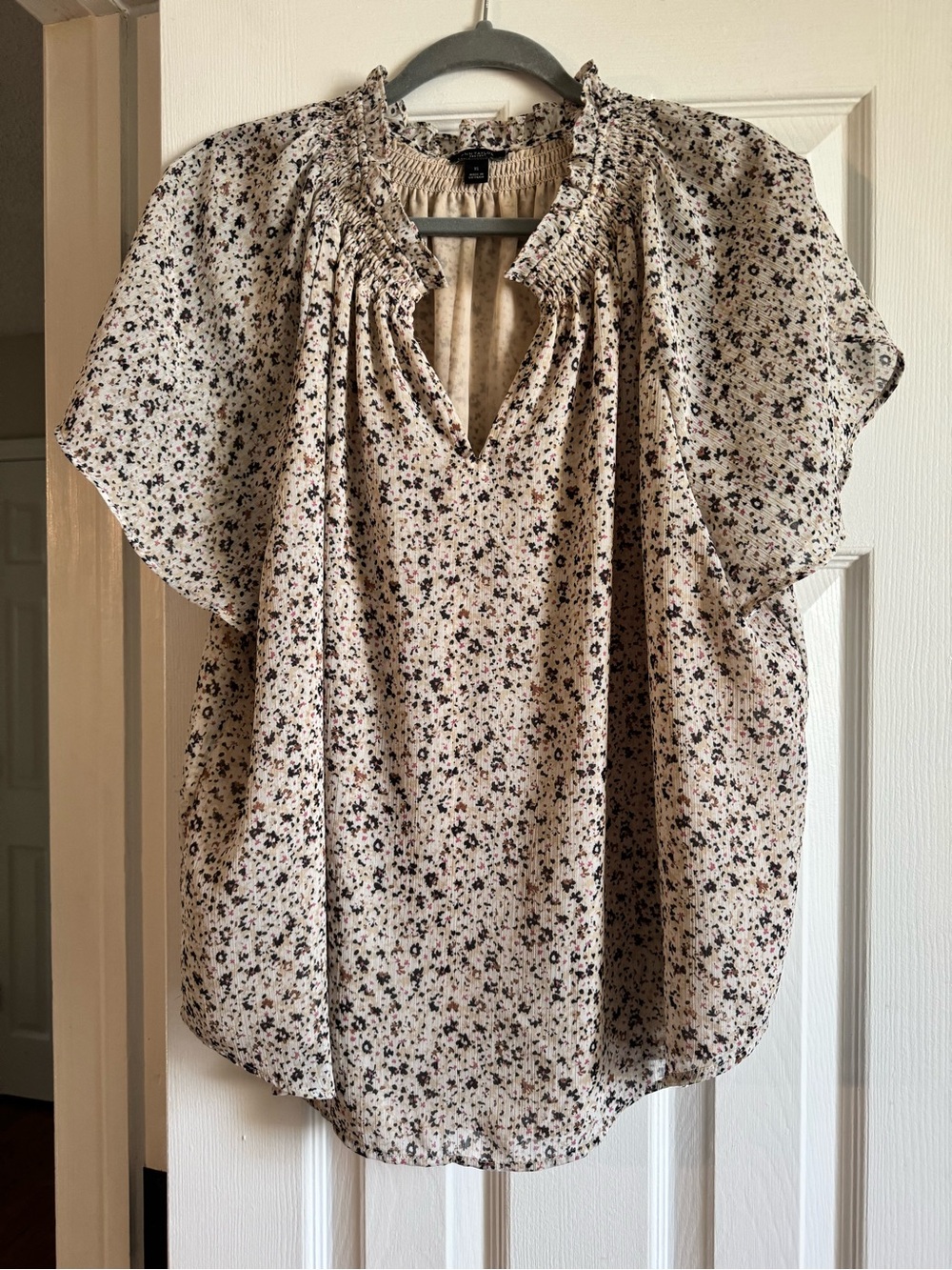 Ann Taylor Cream Floral Ruffled Split-Neck Blouse